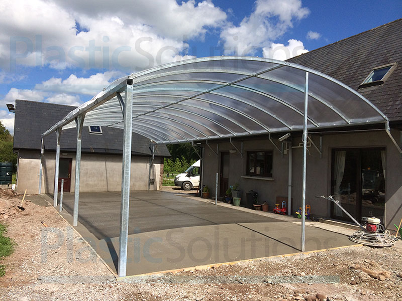 10mm Multiwall Polycarbonate in Exterior Roof Canopy